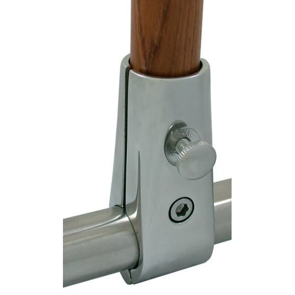 Flaggenstockhalter Reling